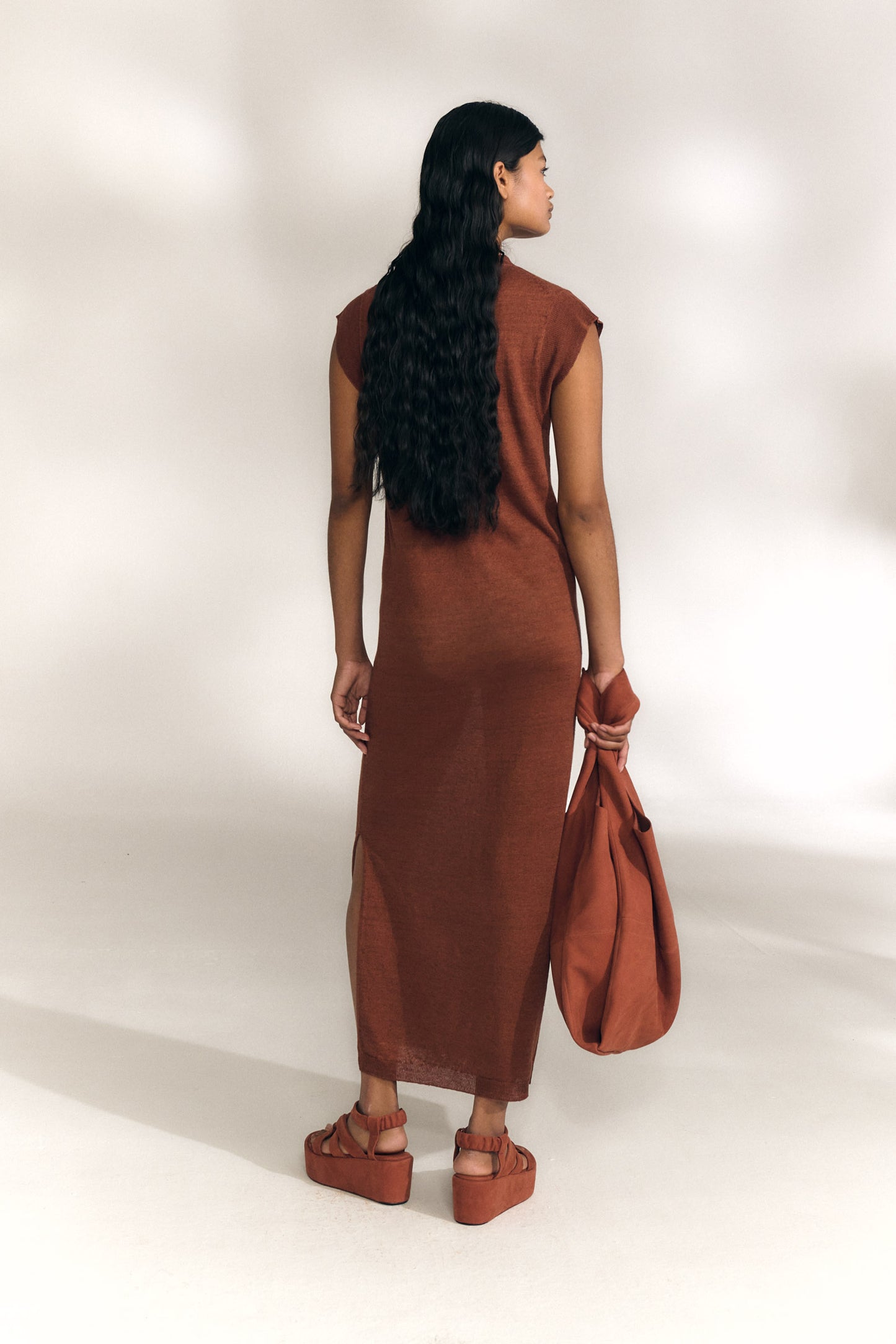 Rinen, vestido de punto de lino arcilla oscuro