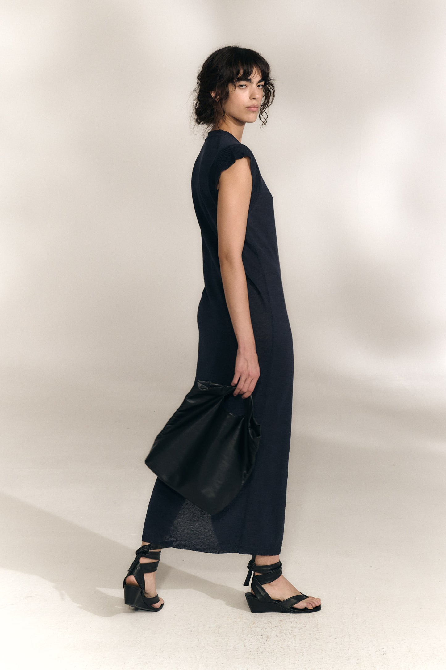 Rinen, vestido de punto de lino azul marino oscuro