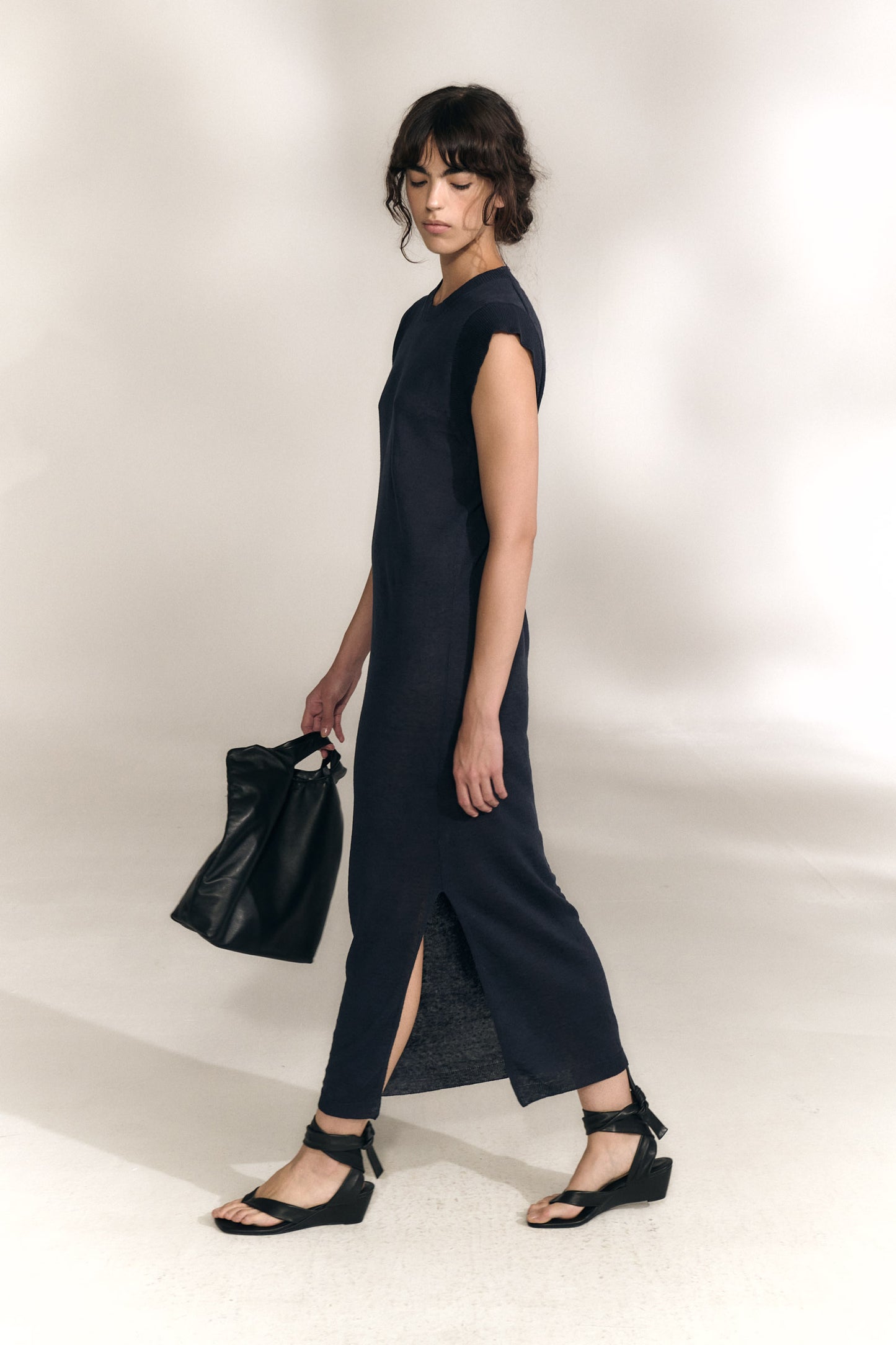 Rinen, vestido de punto de lino azul marino oscuro