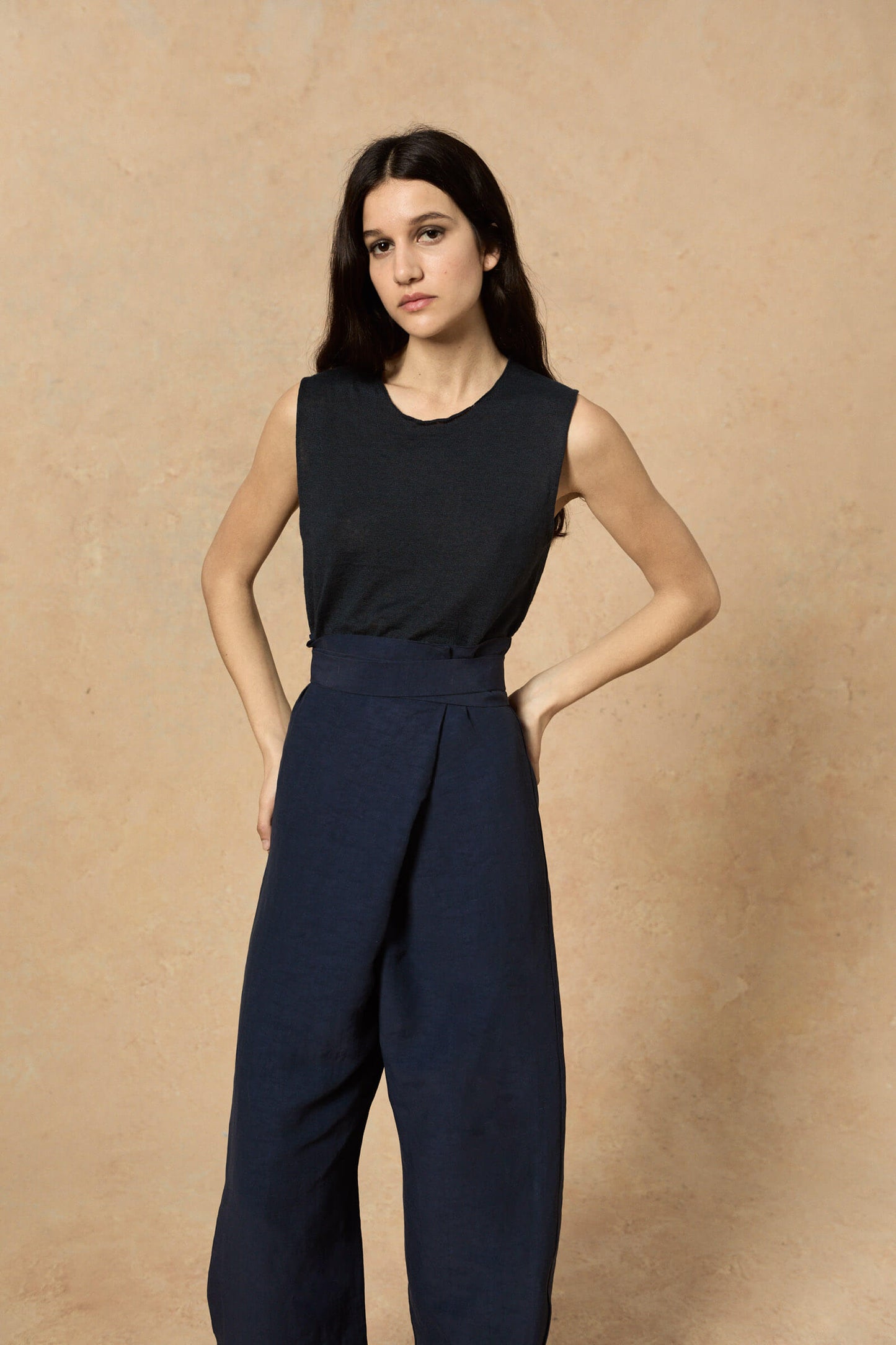 Arco, deep blue linen and cupro pants