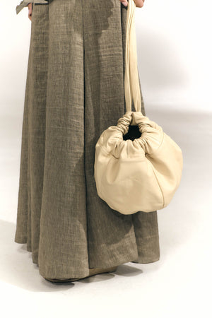Sack M, sand medium leather bag