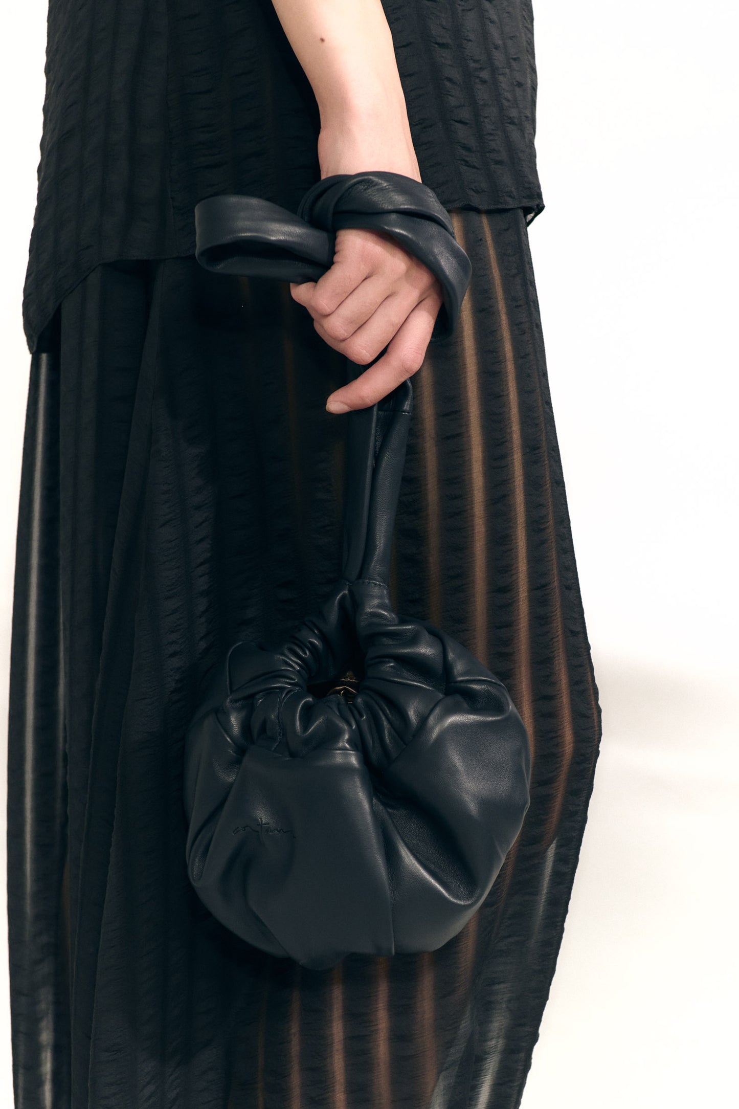 Sack S, small pure navy leather bag