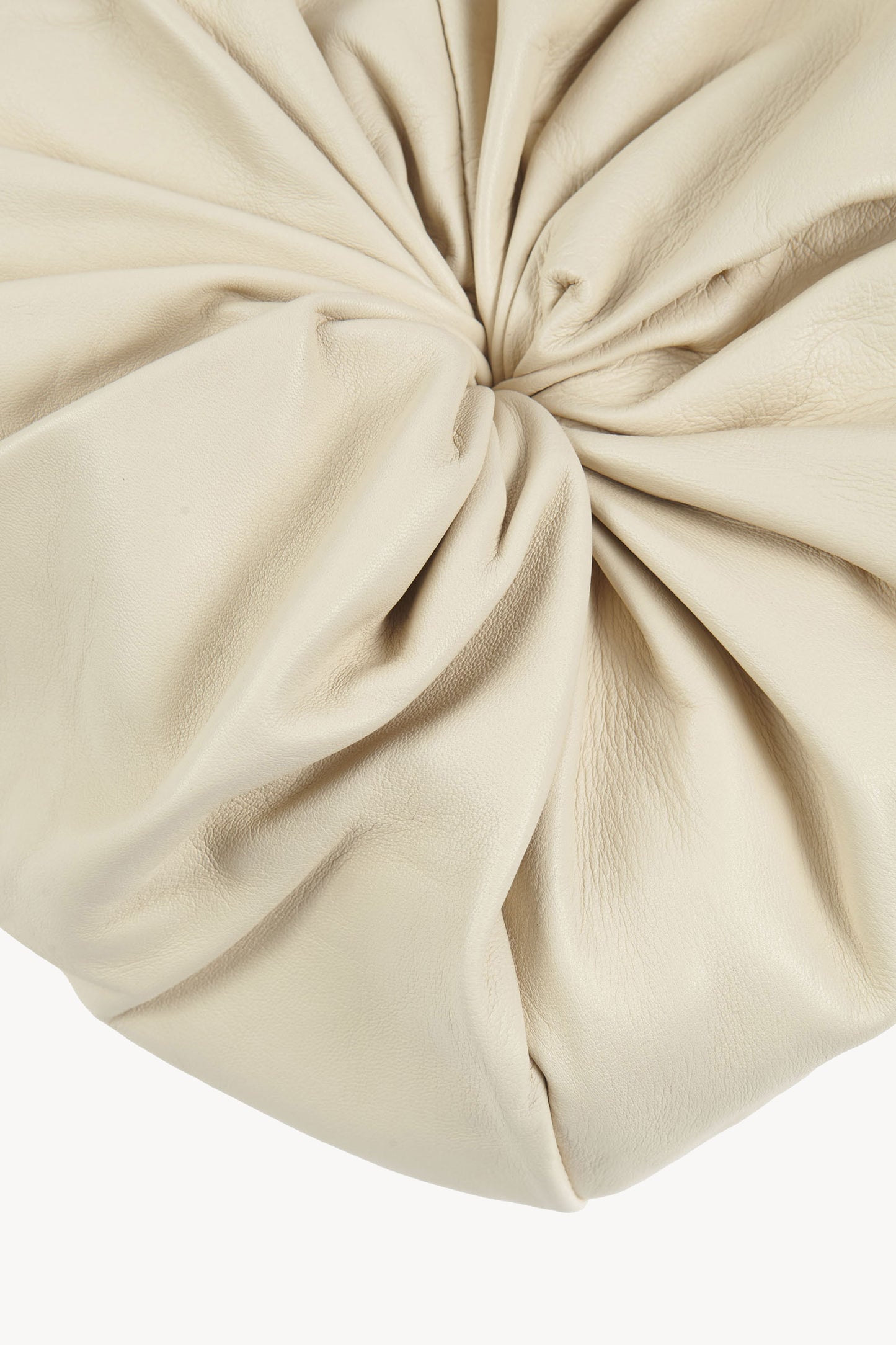 Sack M, bolso mediano de cuero arena