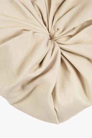 Sack M, sand medium leather bag