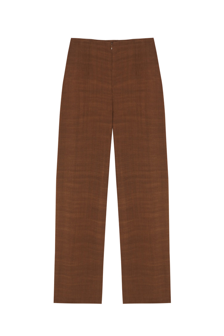 Saga, cinnamon pants