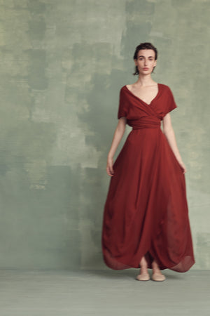 Saona, vestido en seda rojo coral
