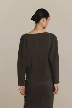 Sara, dark grey crossed silk top