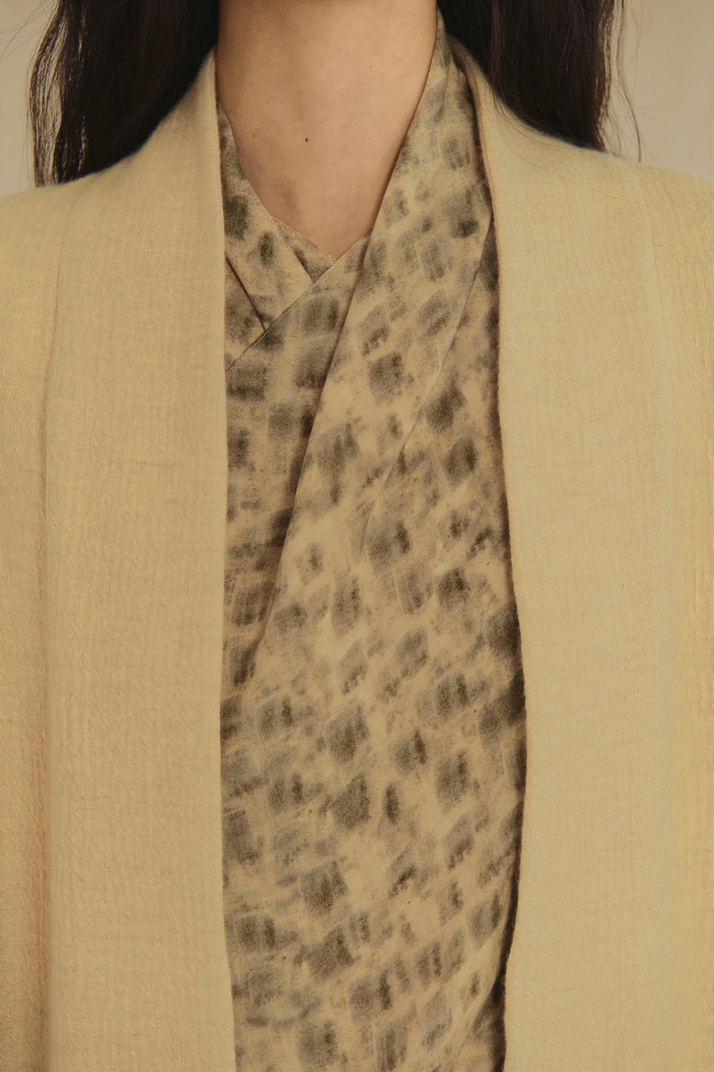 Silence, vanilla cashmere and linen coat