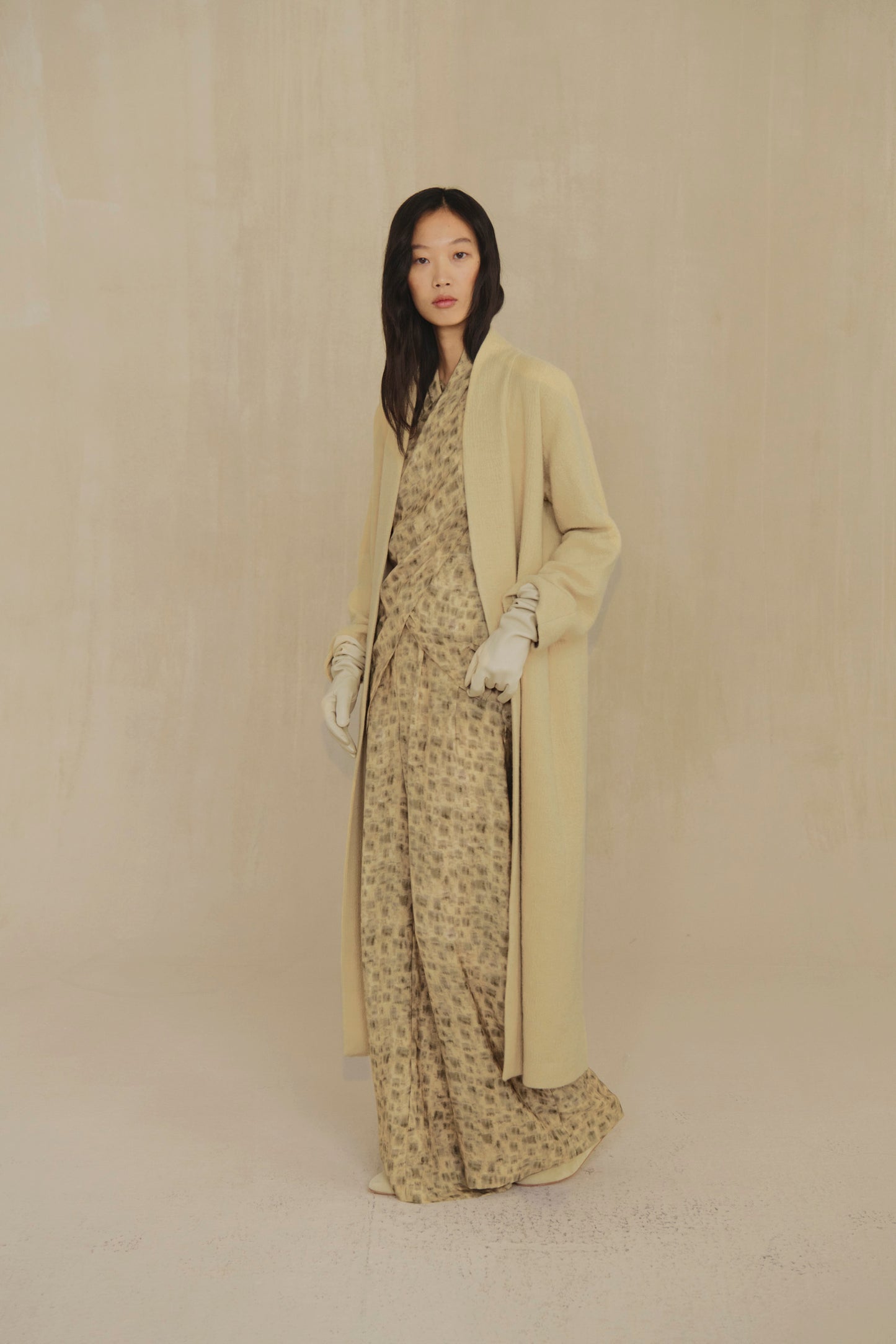 Silence, vanilla cashmere and linen coat