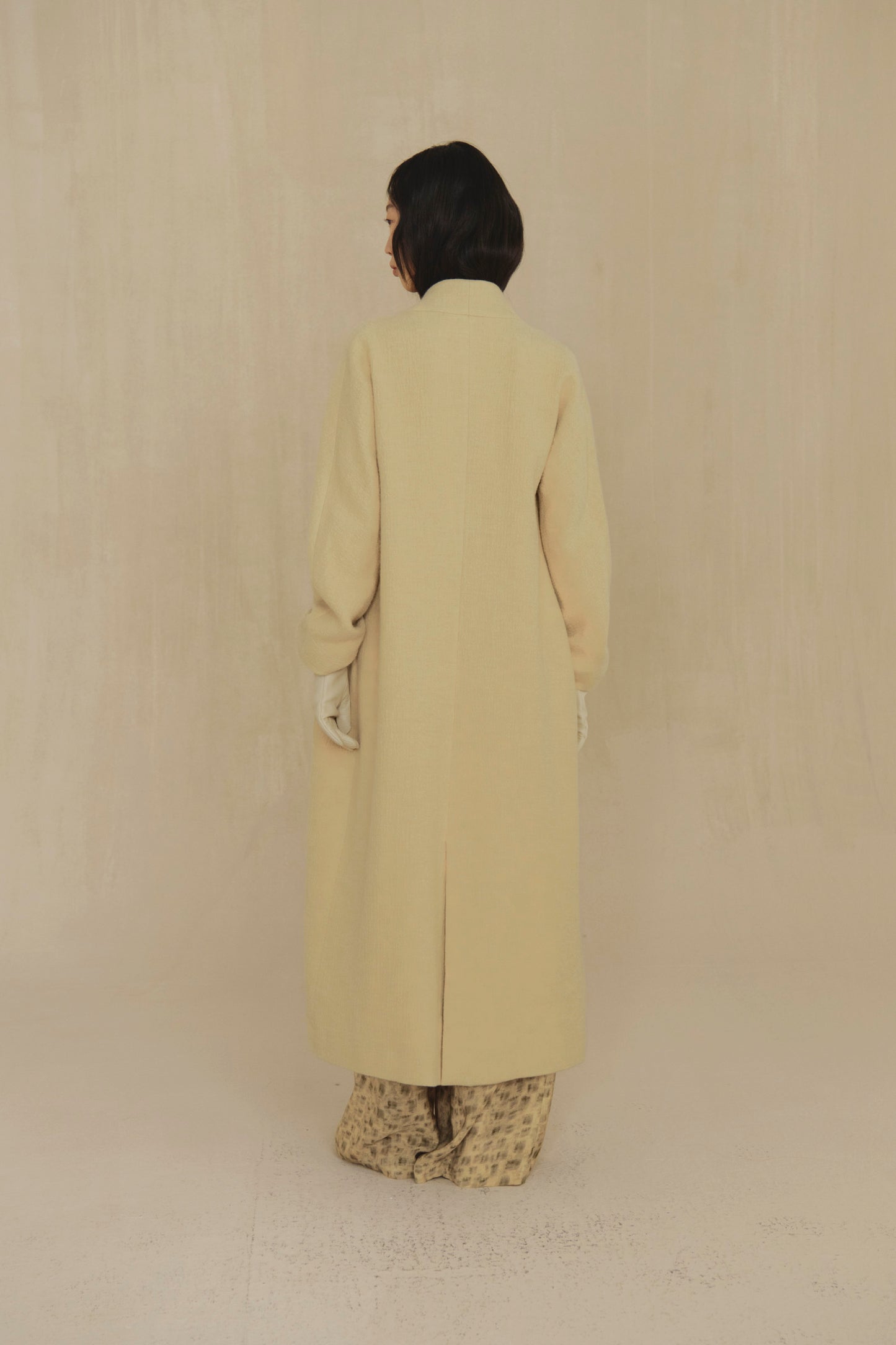 Silence, vanilla cashmere and linen coat
