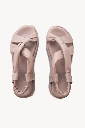 Suro, sandalia en cuero rosa