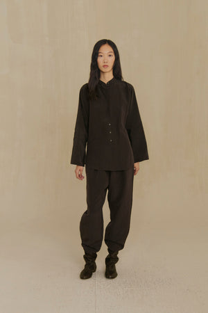 Amar, pantalon moka de lino y seda