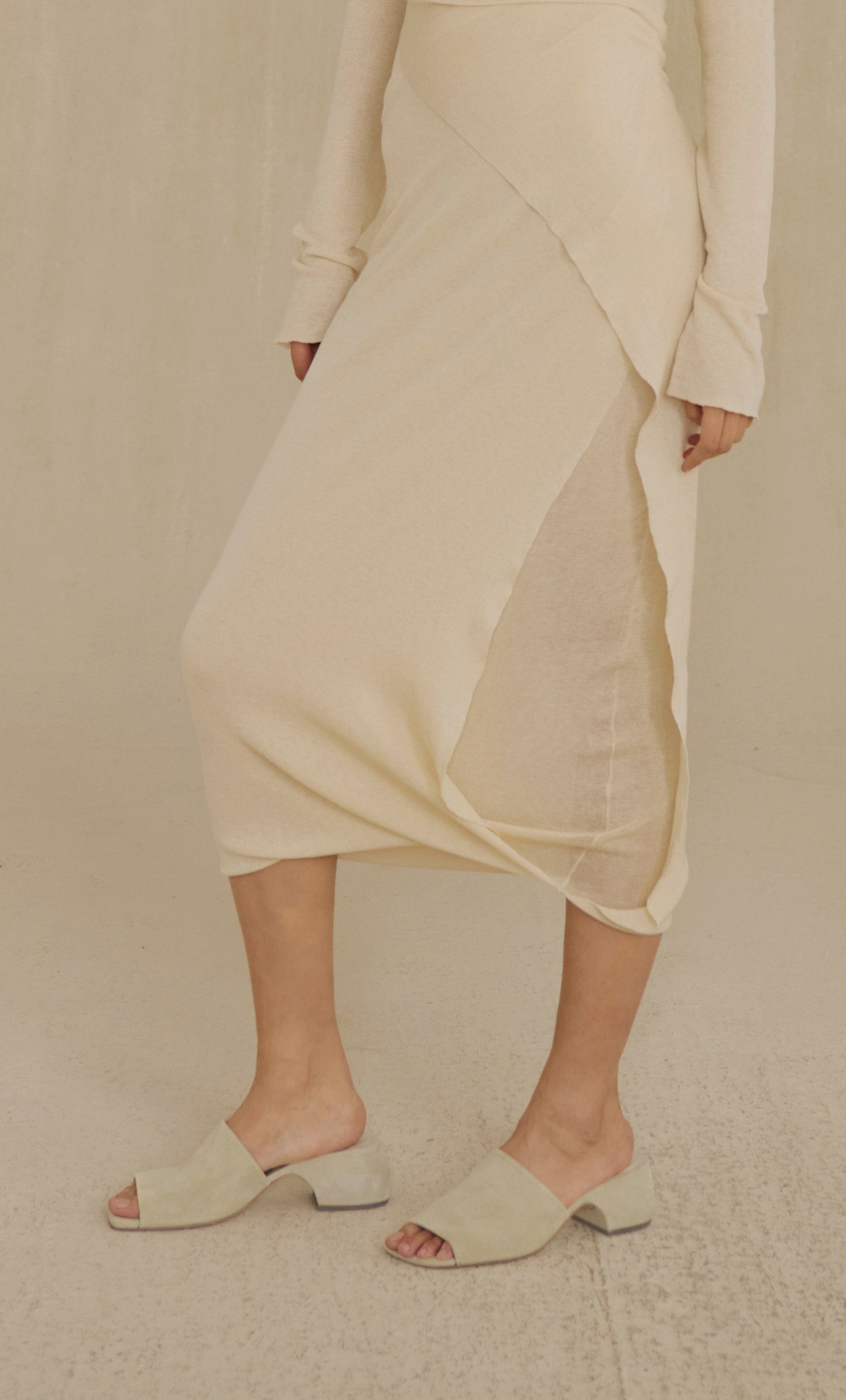 Thea, mules de ante beige oscuro