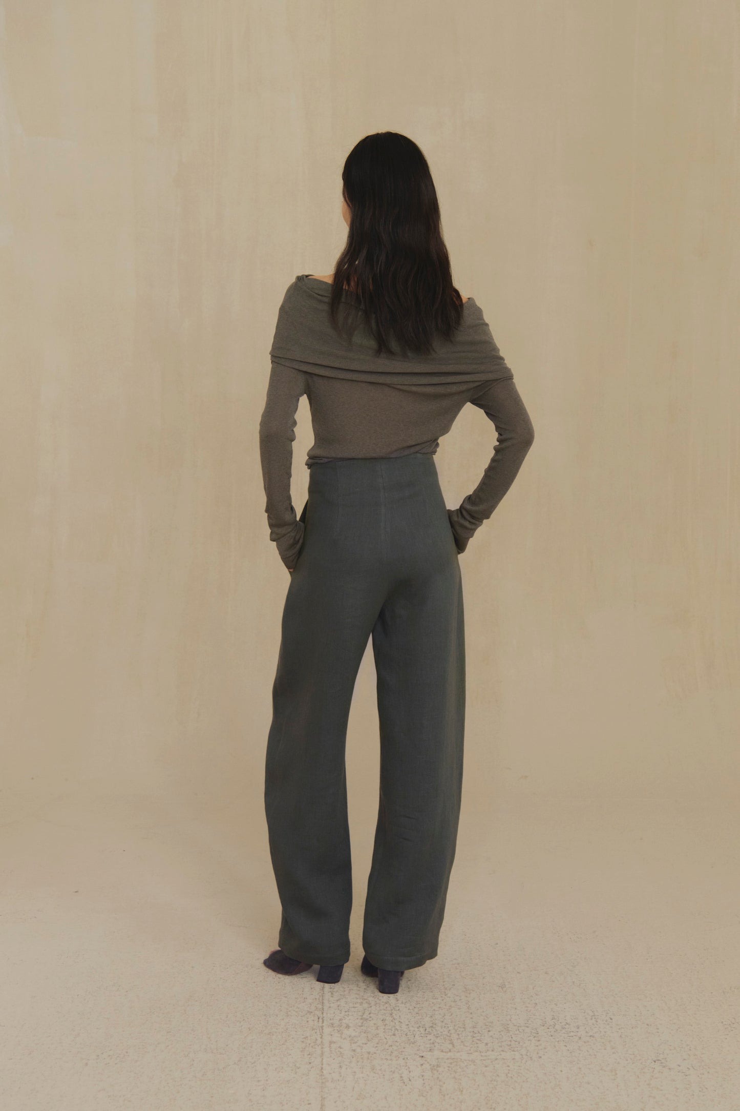 Kyo, pantalon de lino y lana marron burdeos