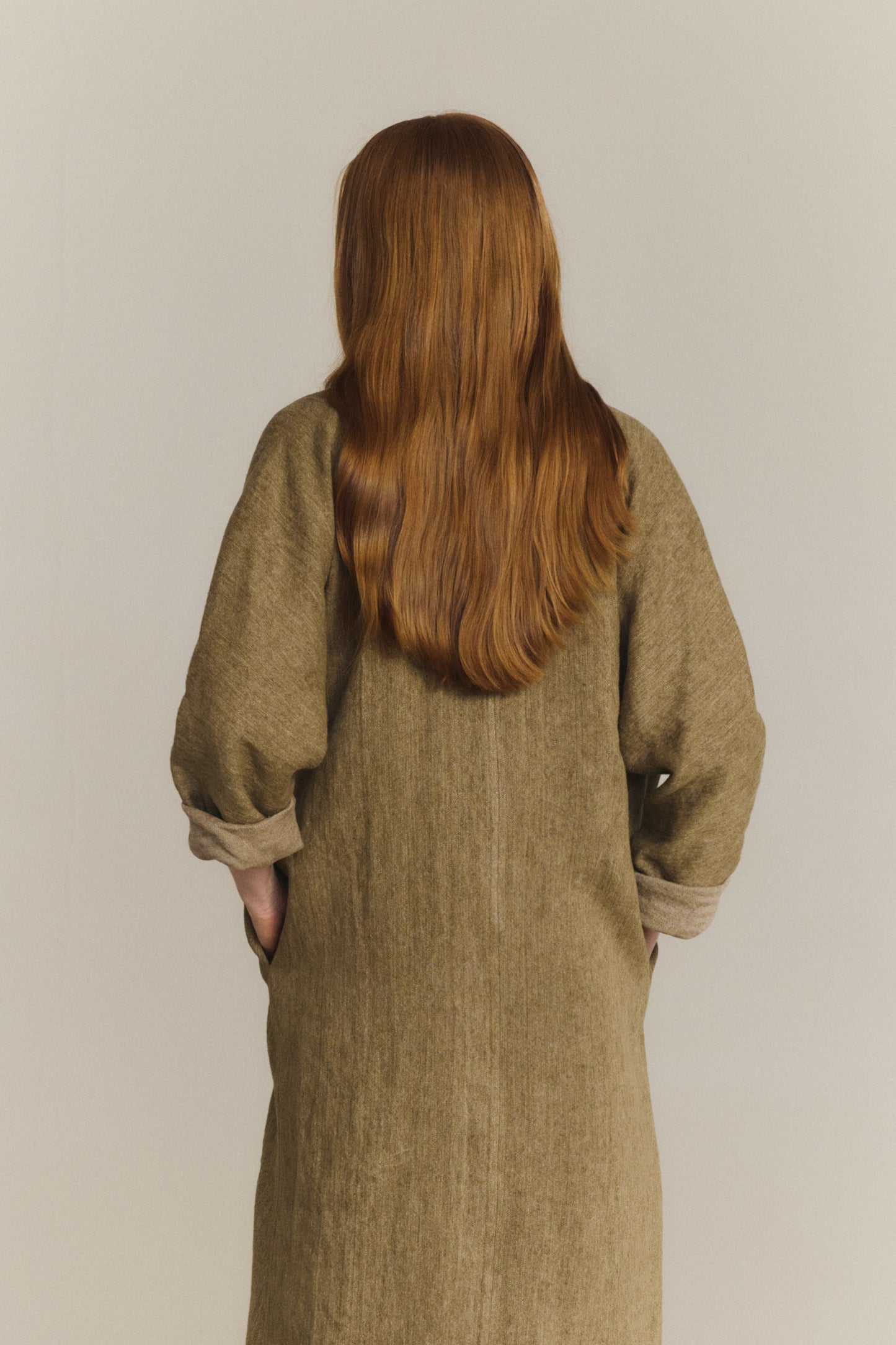 Tourmaline, abrigo de lino jacquard kaki tostado