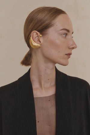 Leuksna, golden earcuff