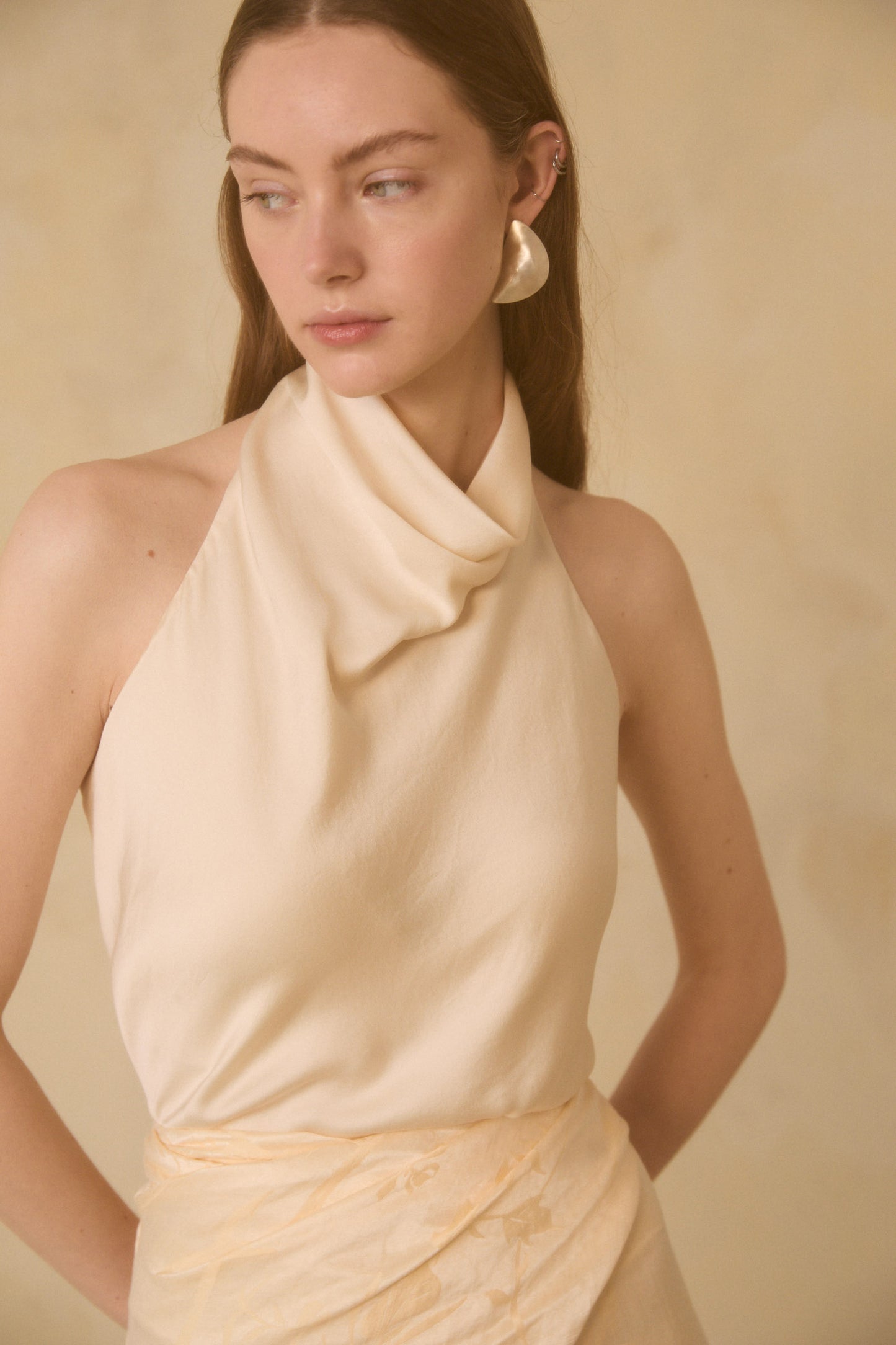 Chaqueta y pantalon Nara, top Tulip