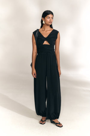 Tunez, crop top cruzado de seda negro