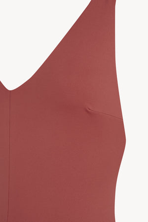 Umi, bañador rojo