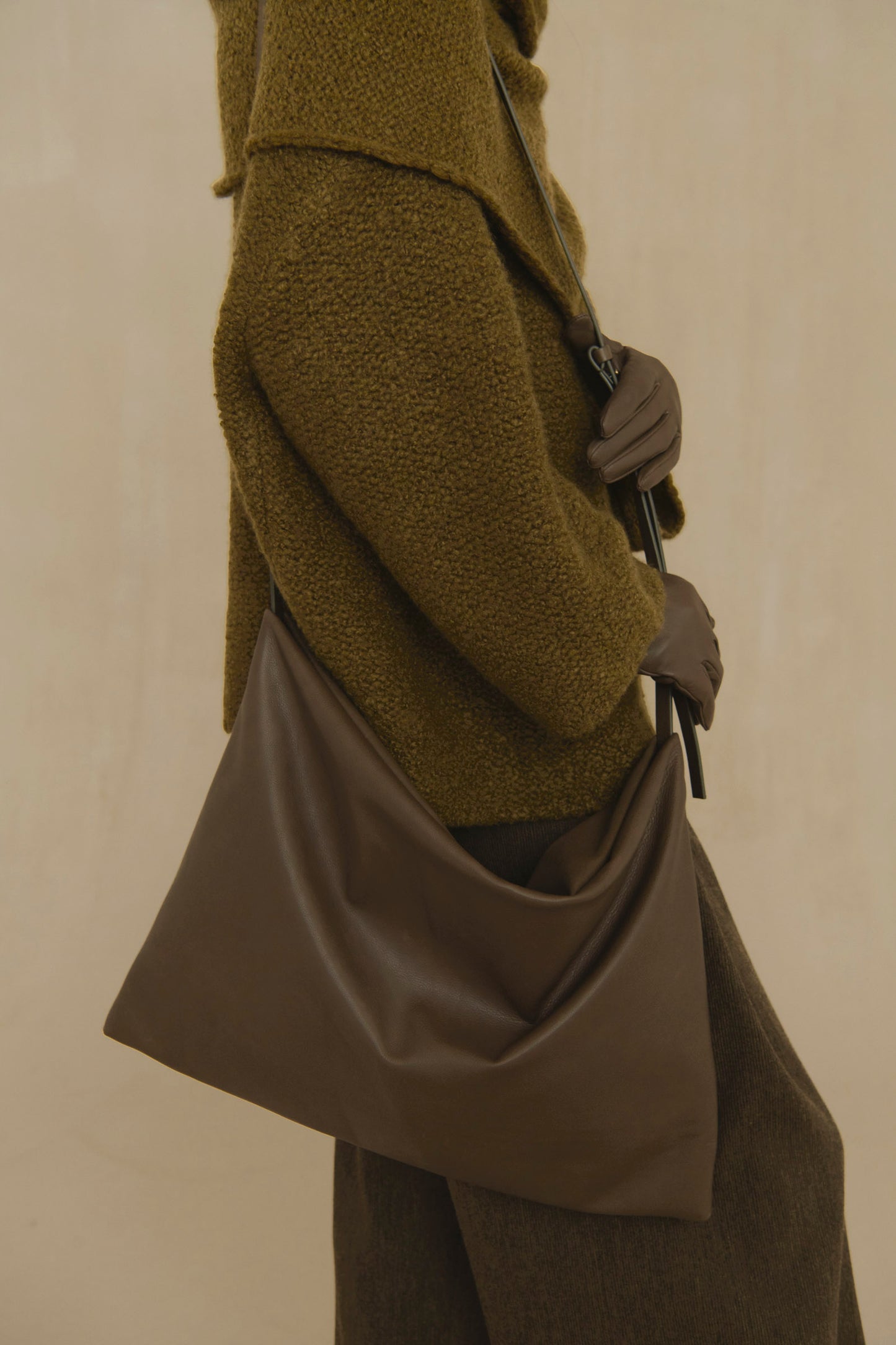 Amalia, khaki leather bag