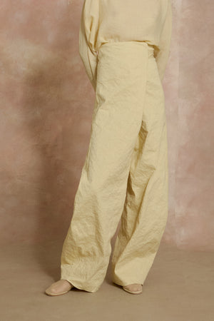 Limon, pantalon de talle alto amarillo claro