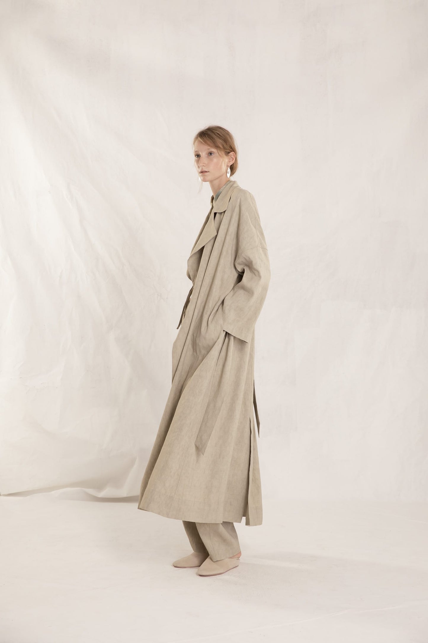 Harare, coat in cupro and linen