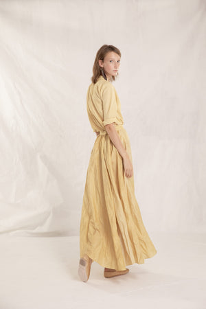 Paper, falda en lino y seda color oro